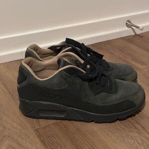 Nike Air Max 90 size 8.5
